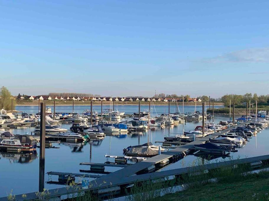 Luxus Chalet Waterfront Lathum Exterior foto